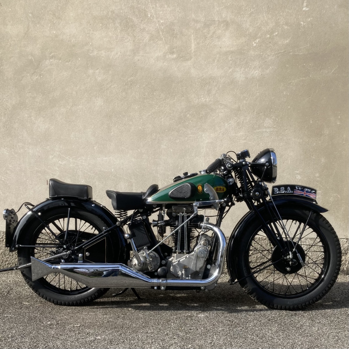 BSA W35-7 anno 1935 on sale at Brooklands a Muggiò (Italy)